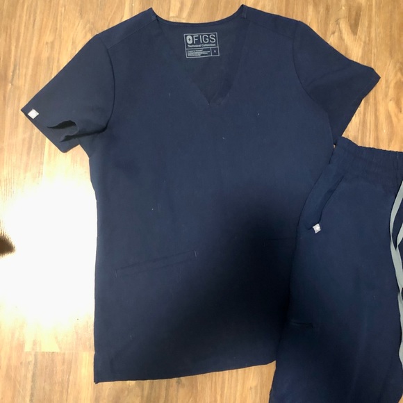 Small navy Figs Jogger Set - Picture 4 of 7